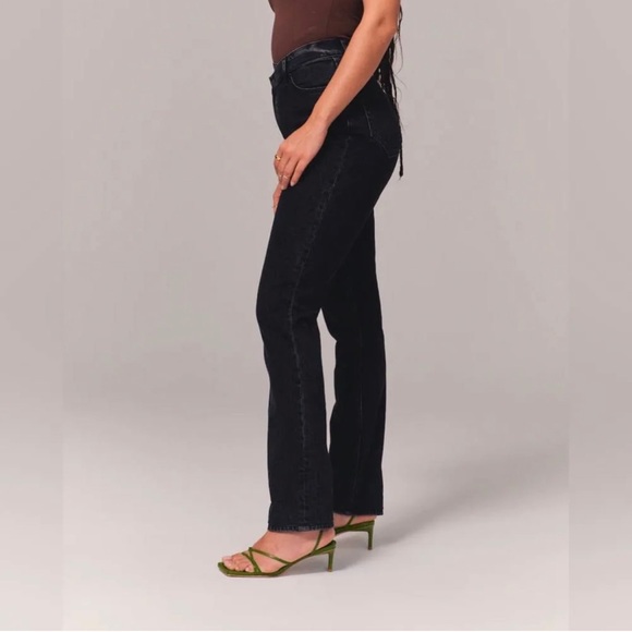 Ultra High Rise 90’s Slim Straight Jeans - Picture 3 of 7